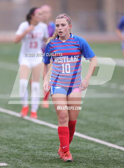 Thumbnail 1 in Westlake vs. Taft (UIL 6A Soccer Regional Finals) photogallery.
