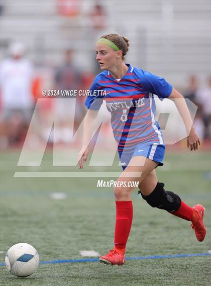 Thumbnail 1 in Westlake vs. Taft (UIL 6A Soccer Regional Finals) photogallery.