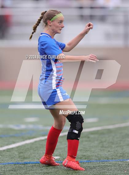 Thumbnail 3 in Westlake vs. Taft (UIL 6A Soccer Regional Finals) photogallery.
