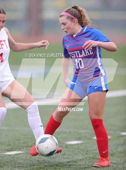 Thumbnail 2 in Westlake vs. Taft (UIL 6A Soccer Regional Finals) photogallery.
