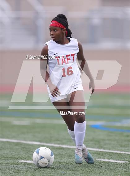 Thumbnail 1 in Westlake vs. Taft (UIL 6A Soccer Regional Finals) photogallery.