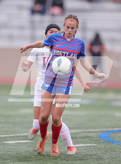 Thumbnail 3 in Westlake vs. Taft (UIL 6A Soccer Regional Finals) photogallery.
