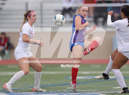 Thumbnail 1 in Westlake vs. Taft (UIL 6A Soccer Regional Finals) photogallery.