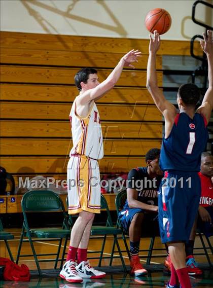 Thumbnail 3 in Leuzinger vs Ocean View (Santa Barbara Holiday Classic) photogallery.