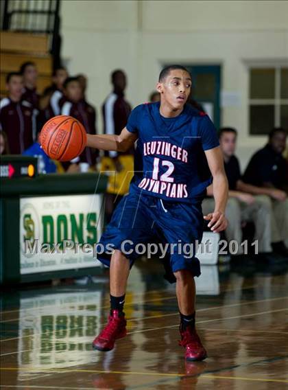 Thumbnail 1 in Leuzinger vs Ocean View (Santa Barbara Holiday Classic) photogallery.