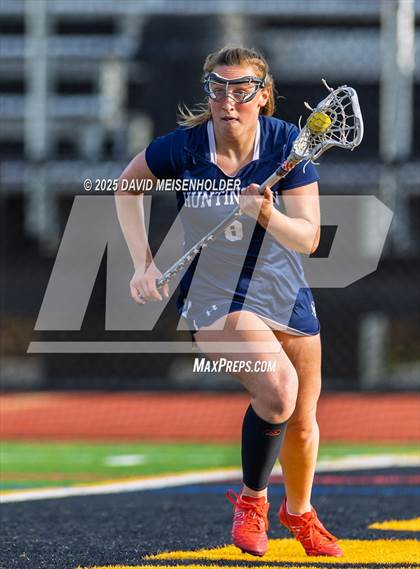 Thumbnail 1 in Huntington @ Commack photogallery.