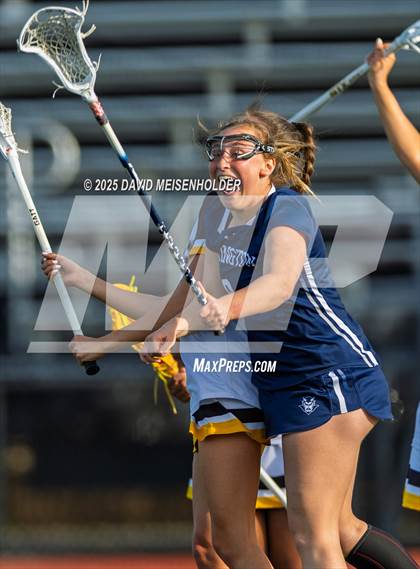 Thumbnail 2 in Huntington @ Commack photogallery.