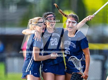 Thumbnail 2 in Huntington @ Commack photogallery.