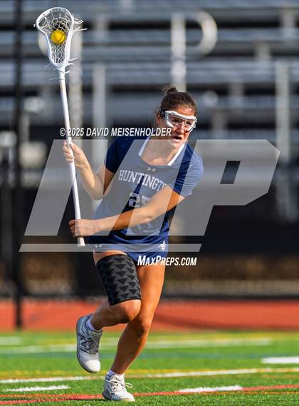 Thumbnail 3 in Huntington @ Commack photogallery.