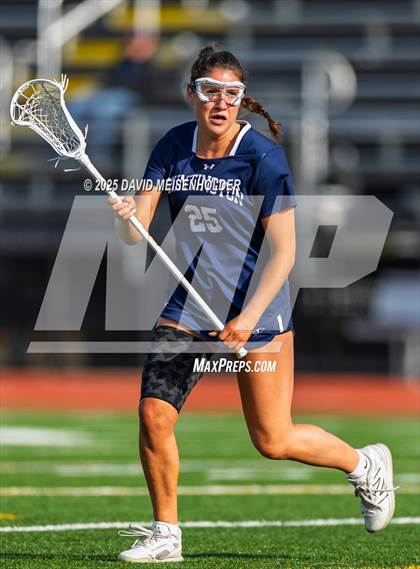 Thumbnail 1 in Huntington @ Commack photogallery.
