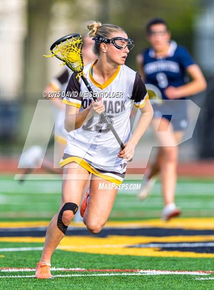 Thumbnail 1 in Huntington @ Commack photogallery.