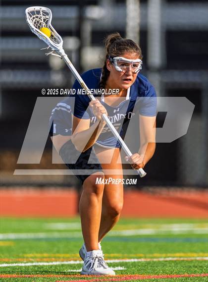 Thumbnail 1 in Huntington @ Commack photogallery.