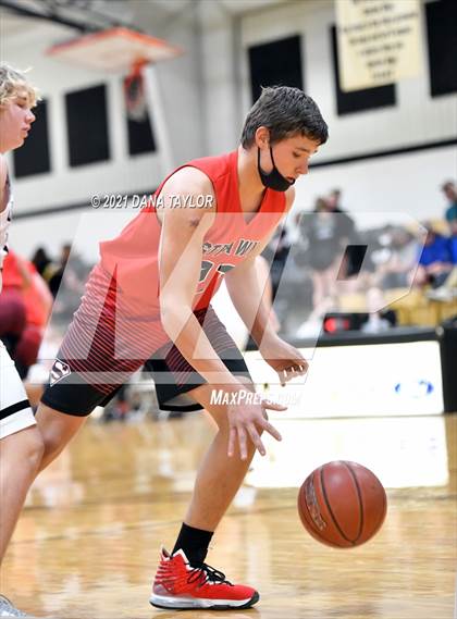 Thumbnail 3 in Gordon @ Strawn photogallery.