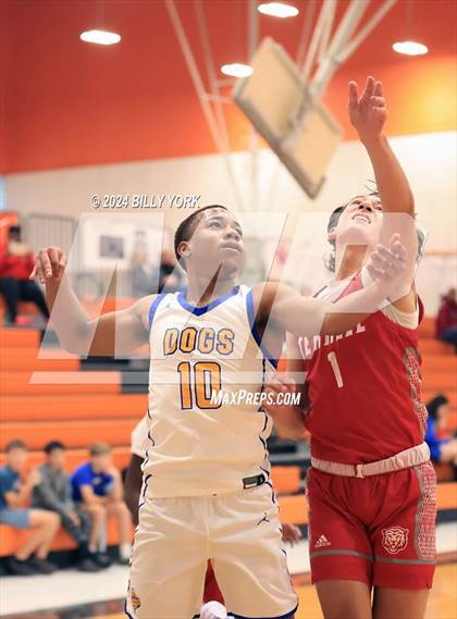 Thumbnail 3 in Terrell vs Chapel Hill photogallery.