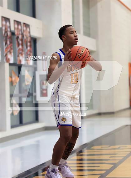 Thumbnail 2 in Terrell vs Chapel Hill photogallery.