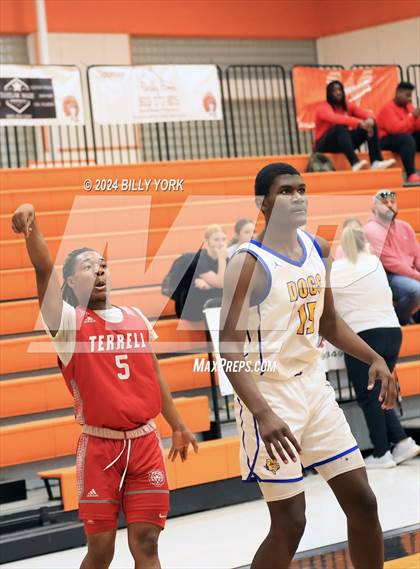 Thumbnail 2 in Terrell vs Chapel Hill photogallery.