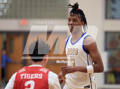 Thumbnail 2 in Terrell vs Chapel Hill photogallery.