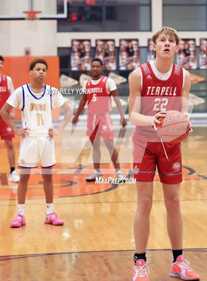 Thumbnail 3 in Terrell vs Chapel Hill photogallery.