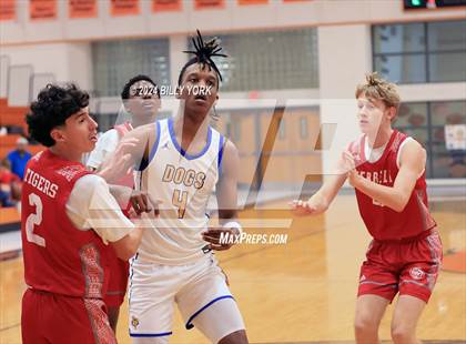 Thumbnail 3 in Terrell vs Chapel Hill photogallery.