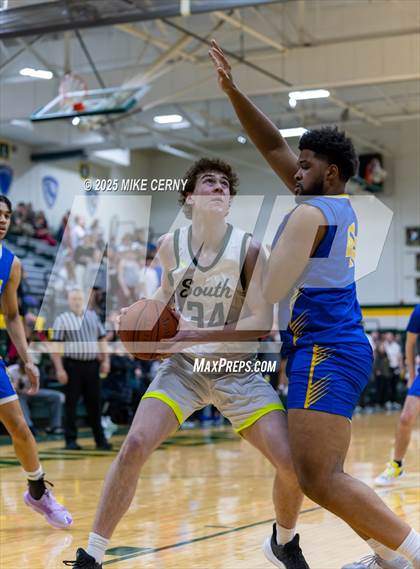 Thumbnail 2 in Olathe South @ Shawnee Mission South photogallery.