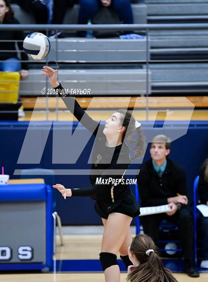 Thumbnail 3 in Crawford vs. Windthorst (UIL 2A Regional Semifinals) photogallery.