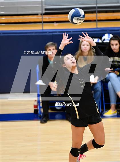 Thumbnail 3 in Crawford vs. Windthorst (UIL 2A Regional Semifinals) photogallery.