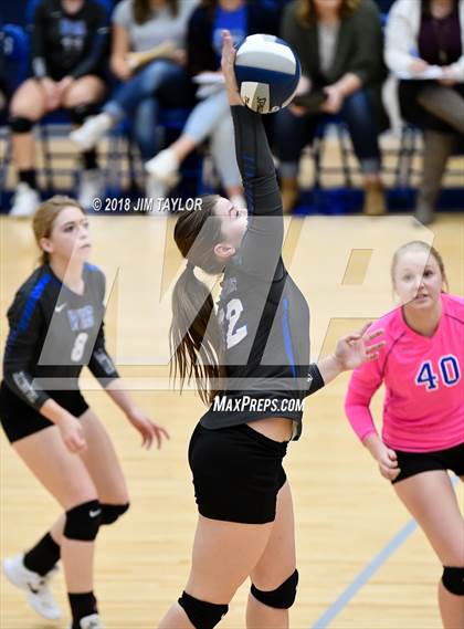 Thumbnail 2 in Crawford vs. Windthorst (UIL 2A Regional Semifinals) photogallery.