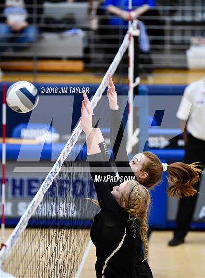Thumbnail 3 in Crawford vs. Windthorst (UIL 2A Regional Semifinals) photogallery.