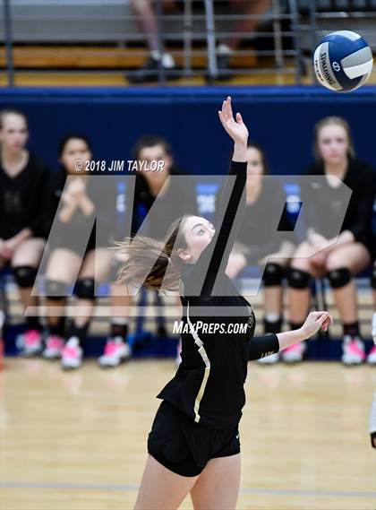 Thumbnail 3 in Crawford vs. Windthorst (UIL 2A Regional Semifinals) photogallery.