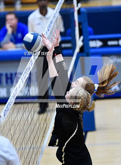 Thumbnail 3 in Crawford vs. Windthorst (UIL 2A Regional Semifinals) photogallery.