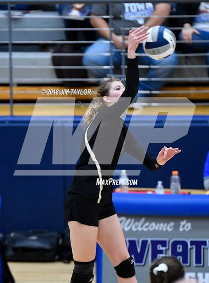 Thumbnail 3 in Crawford vs. Windthorst (UIL 2A Regional Semifinals) photogallery.