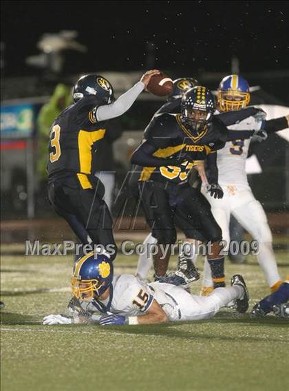 Thumbnail 2 in Inderkum vs. Del Campo (CIF SJS D3 Final) photogallery.