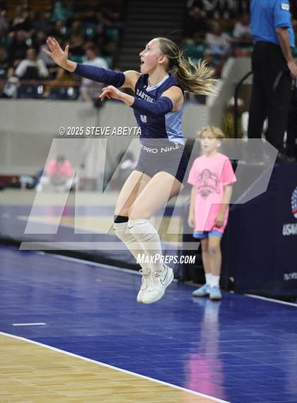 Thumbnail 1 in Ralston Valley vs. Dakota Ridge (CHSAA 5A First Round) photogallery.