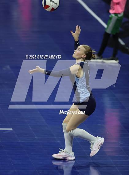 Thumbnail 1 in Ralston Valley vs. Dakota Ridge (CHSAA 5A First Round) photogallery.