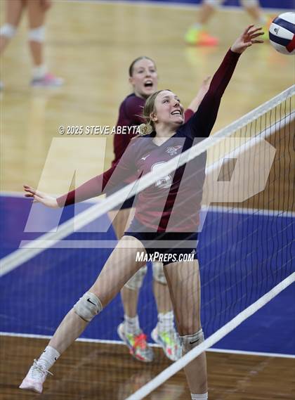 Thumbnail 3 in Ralston Valley vs. Dakota Ridge (CHSAA 5A First Round) photogallery.