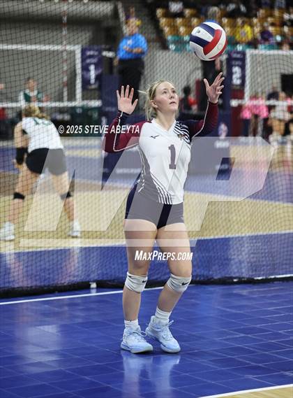 Thumbnail 1 in Ralston Valley vs. Dakota Ridge (CHSAA 5A First Round) photogallery.