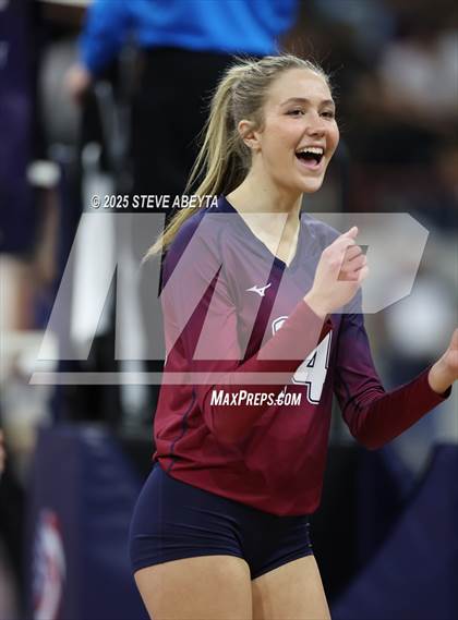 Thumbnail 2 in Ralston Valley vs. Dakota Ridge (CHSAA 5A First Round) photogallery.