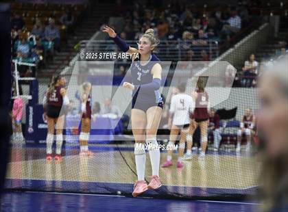 Thumbnail 3 in Ralston Valley vs. Dakota Ridge (CHSAA 5A First Round) photogallery.