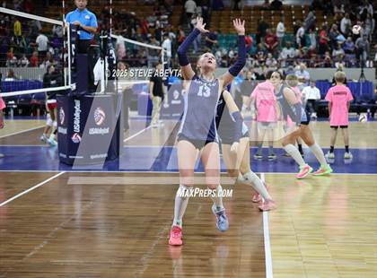 Thumbnail 1 in Ralston Valley vs. Dakota Ridge (CHSAA 5A First Round) photogallery.