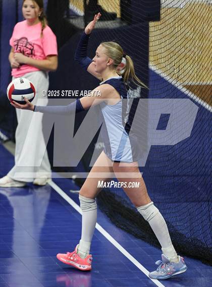 Thumbnail 1 in Ralston Valley vs. Dakota Ridge (CHSAA 5A First Round) photogallery.