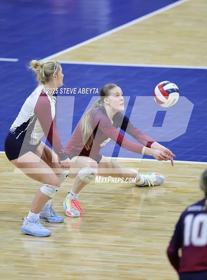 Thumbnail 1 in Ralston Valley vs. Dakota Ridge (CHSAA 5A First Round) photogallery.