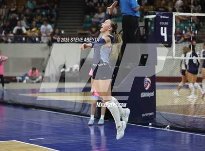 Thumbnail 3 in Ralston Valley vs. Dakota Ridge (CHSAA 5A First Round) photogallery.