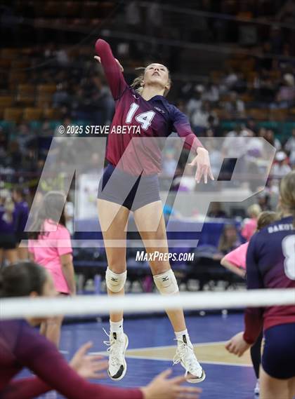 Thumbnail 2 in Ralston Valley vs. Dakota Ridge (CHSAA 5A First Round) photogallery.