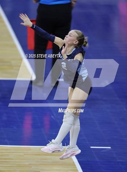 Thumbnail 2 in Ralston Valley vs. Dakota Ridge (CHSAA 5A First Round) photogallery.