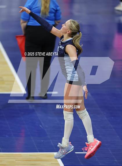 Thumbnail 2 in Ralston Valley vs. Dakota Ridge (CHSAA 5A First Round) photogallery.