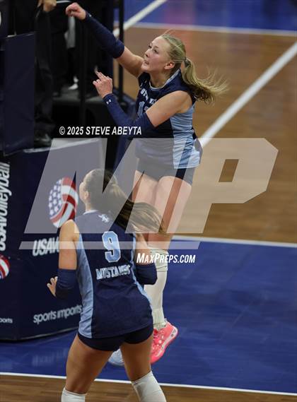 Thumbnail 2 in Ralston Valley vs. Dakota Ridge (CHSAA 5A First Round) photogallery.