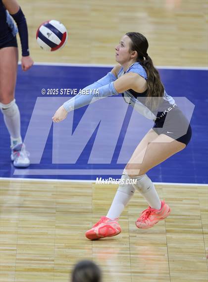 Thumbnail 2 in Ralston Valley vs. Dakota Ridge (CHSAA 5A First Round) photogallery.