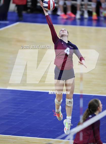 Thumbnail 3 in Ralston Valley vs. Dakota Ridge (CHSAA 5A First Round) photogallery.