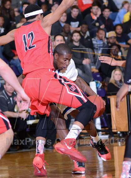 Thumbnail 3 in Lake Highland Prep vs. Clayton (HighSchoolOT.com Holiday Invitational) photogallery.