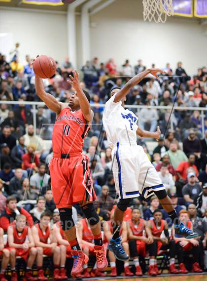 Thumbnail 2 in Lake Highland Prep vs. Clayton (HighSchoolOT.com Holiday Invitational) photogallery.